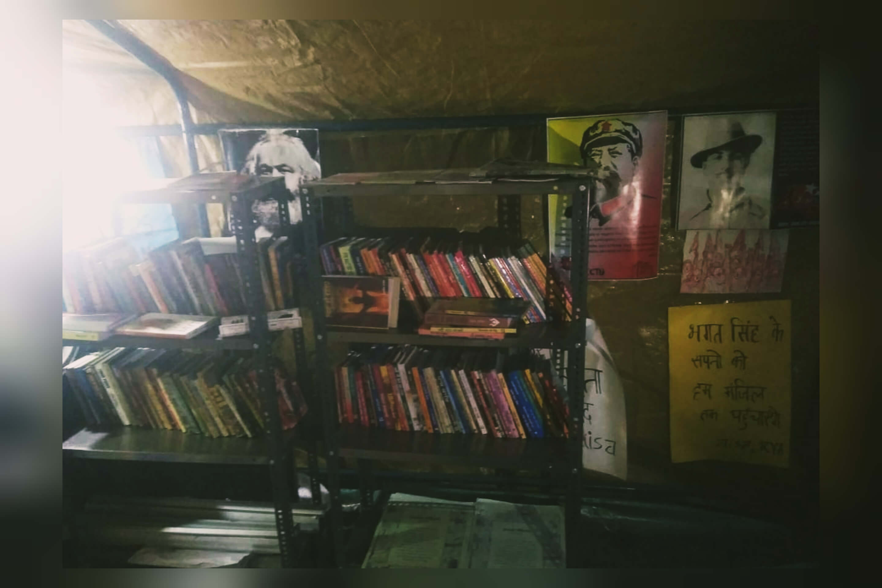 Library is also available at Singhu border सिंघु किसान प्रदर्शन स्थल पर लाइब्रेरी