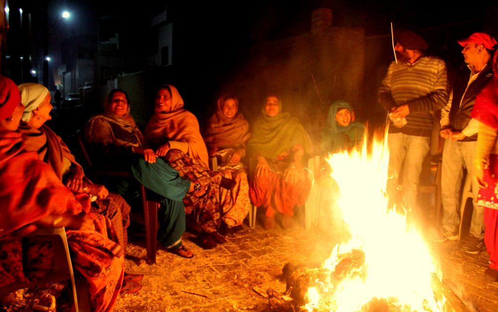 Happy Lohri and Makar Sankranti: जानें इन त्योहारों से जुड़ी धार्मिक और अन्य रोचक कहानियां